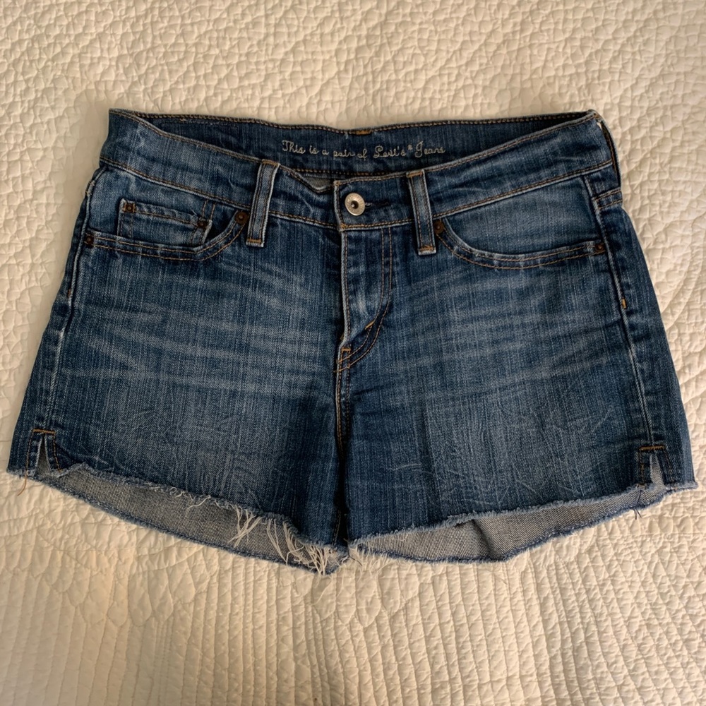Levi’s denim shorts size 27